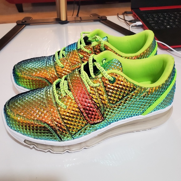 YRU Aiiire Holographic Sneakers S9 - Picture 2 of 4